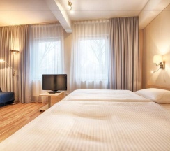 Трёхместный номер Comfort в Enjoy Hotel Berlin City Messe