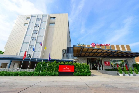 Патонг: Отель Ramada by Wyndham Phuket Deevana