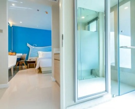 Двухместный номер Superior с балконом (2 отдельные кровати) в Centara Sonrisa Residences & Suites Sriracha