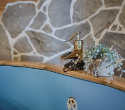 Двухместный 27 люкс с балконом и с видом на море двуспальная кровать в Exclusive Hotel&Apartments