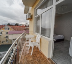 Двухместная комната с двуспальной кроватью в Чайка