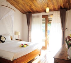 Двухместный номер Superior с видом на сад двуспальная кровать в La Casa Resort