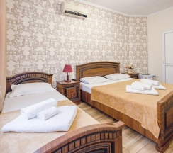 Трехместный номер стандарт в Avsteria