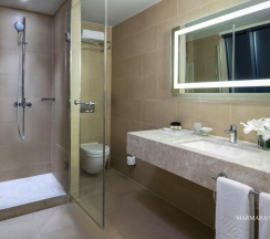 Двухместный люкс Marmara двуспальная кровать в Windsor Hotel & Convention Centre Istanbul