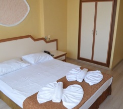 Двухместный номер Standard с балконом двуспальная кровать в Ayvalik Palas Hotel