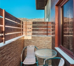 Четырехместный номер с балконом в Guest house city center