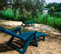 Двухместный номер Standard с балконом и с красивым видом из окна двуспальная кровать в Фотини