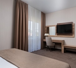 Двухкомнатный семейный с балконом в Trianon hotel