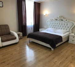 Улучшенный Семейный Номер в Артик