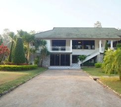Коттедж с 3 комнатами в Phudara Resort