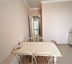 М.Горького 85Б. 1-комн.кв., 3-этаж, 92 в АнтиОтель