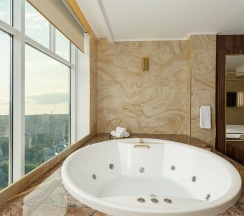 Люкс c джакузи на высоком этаже в Radisson и Конгресс-центр Саранск