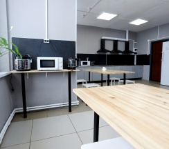 Койко-место в мужском номере на 8 человек в Alfa Best House