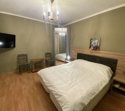 Двухместный номер Standard с балконом и с видом на горы двуспальная кровать в CenTower