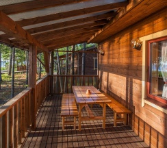 Коттедж стандарт с 2 односпальными и 2 двуспальными кроватями в На ладони