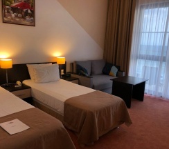 Супериор с балконом и видом на море (две кровати по 80 см, диван 120 см) 3* в Golden hills