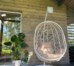 Двухместный семейный коттедж с видом на окрестности двуспальная кровать в Fraubu.camp