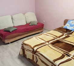 Двухместные апартаменты с балконом (двуспальная кровать) в День&Ночь