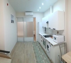Апартаменты с балконом в City hostel
