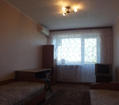 Кровать в 3-местном общем номере в Прожектор