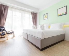 Двухместный номер с доступом в бассейн двуспальная кровать в The Frutta Boutique Patong Beach