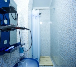 Кровать в общем номере в Eleon