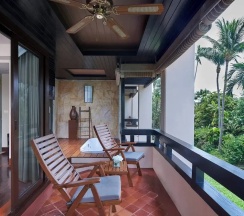 Двухместный номер Standard с балконом и с видом на сад двуспальная кровать в Renaissance Koh Samui Resort & Spa