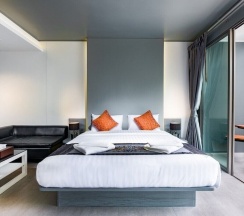 Двухместный номер Deluxe с балконом двуспальная кровать в Kamala Resotel