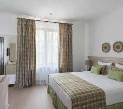 Номер комфорт премиум в Аверон