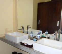 Двухместный номер Deluxe двуспальная кровать в Avisara Villa & Guest House