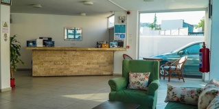 Битез: Отель Nagi Beach Hotel