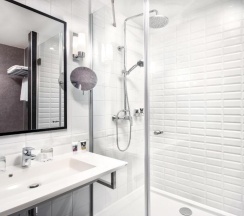 Двухместный номер Superior двуспальная кровать в Mercure Budapest City Center Hotel