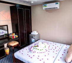 Двухместный номер Standard с видом на озеро двуспальная кровать в Mui Ne Alena Bungalow Hotel