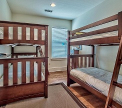 Коттедж с 4 комнатами с видом на море в Beach Nest 4 Bedroom Holiday Home by Five Star Properties