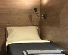 Одноместный номер Улучшенный без окна в shelterz