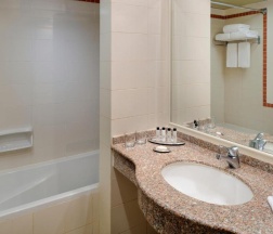 Четырёхместный номер Standard с видом на сад в Naama Bay Promenade Beach Resort by Accor