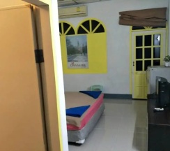 Номер Standard в Khok Chang Building