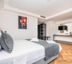 Двухместный номер Standard с балконом двуспальная кровать в Kas Pier Hotel