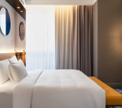 Люкс Амбассадор с балконом в Maidens Hotel Moscow