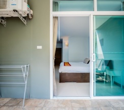 Студия Deluxe с балконом в Kata Tranquil Villa