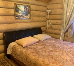 Коттедж с 2 комнатами с красивым видом из окна в Русская усадьба