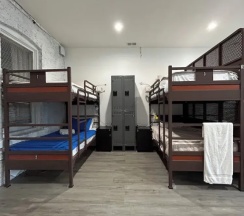Кровать в общем номере в Stay 424 Hostel