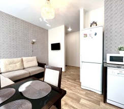 Апартаменты с красивым видом из окна в Квартира 2-комнатная Cтудия Yarapartments на Октября 11