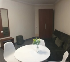 Двухместный семейный номер Economy Цокольный этаж с 2 комнатами двуспальная кровать в Радуга