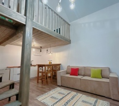 Двухместный коттедж с видом на горы двуспальная кровать в ShalleST.Terskol