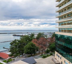 Трехкомнатный апартамент Luxury Dubai с двумя спальнями в Real Apartments Sochi