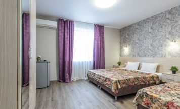 Трехместный с удобствами на этаже в Золотой берег