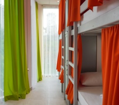 Женский шестиместный номер (Верхнее) в Sunny Sochi Hostel