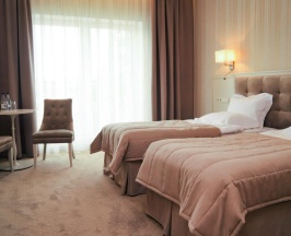 Номер стандарт с 2 односпальными кроватями в Аура