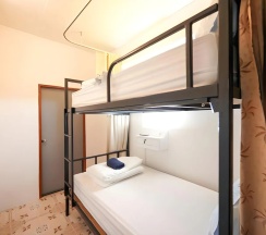 Двухместный номер двухъярусная кровать в Baan Kamala Fantasea Hotel